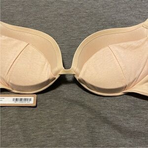 Cream/light sand 32A SKIMS bra